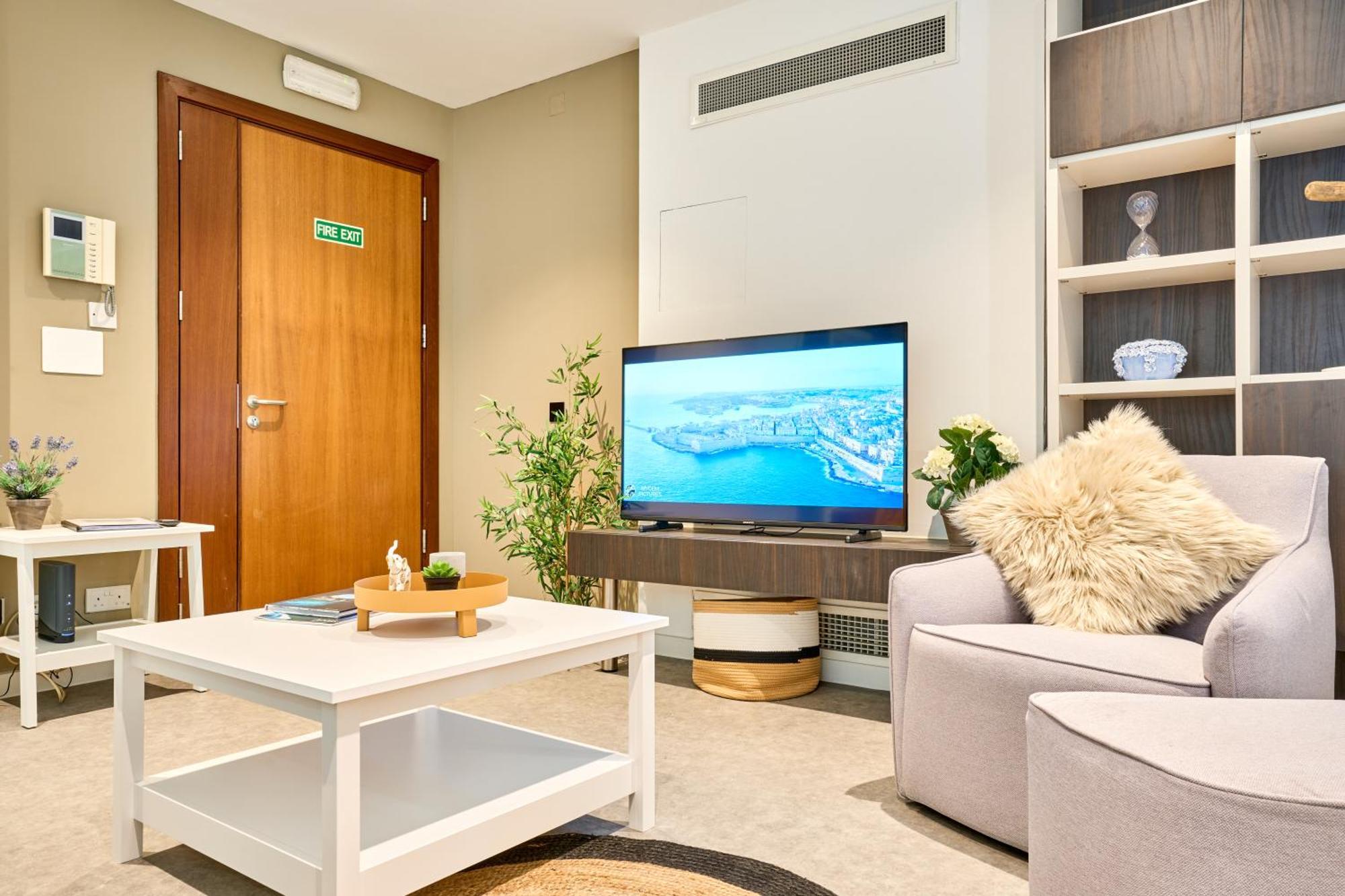 Stylish Apartment In Tigne Point Sliema Extérieur photo
