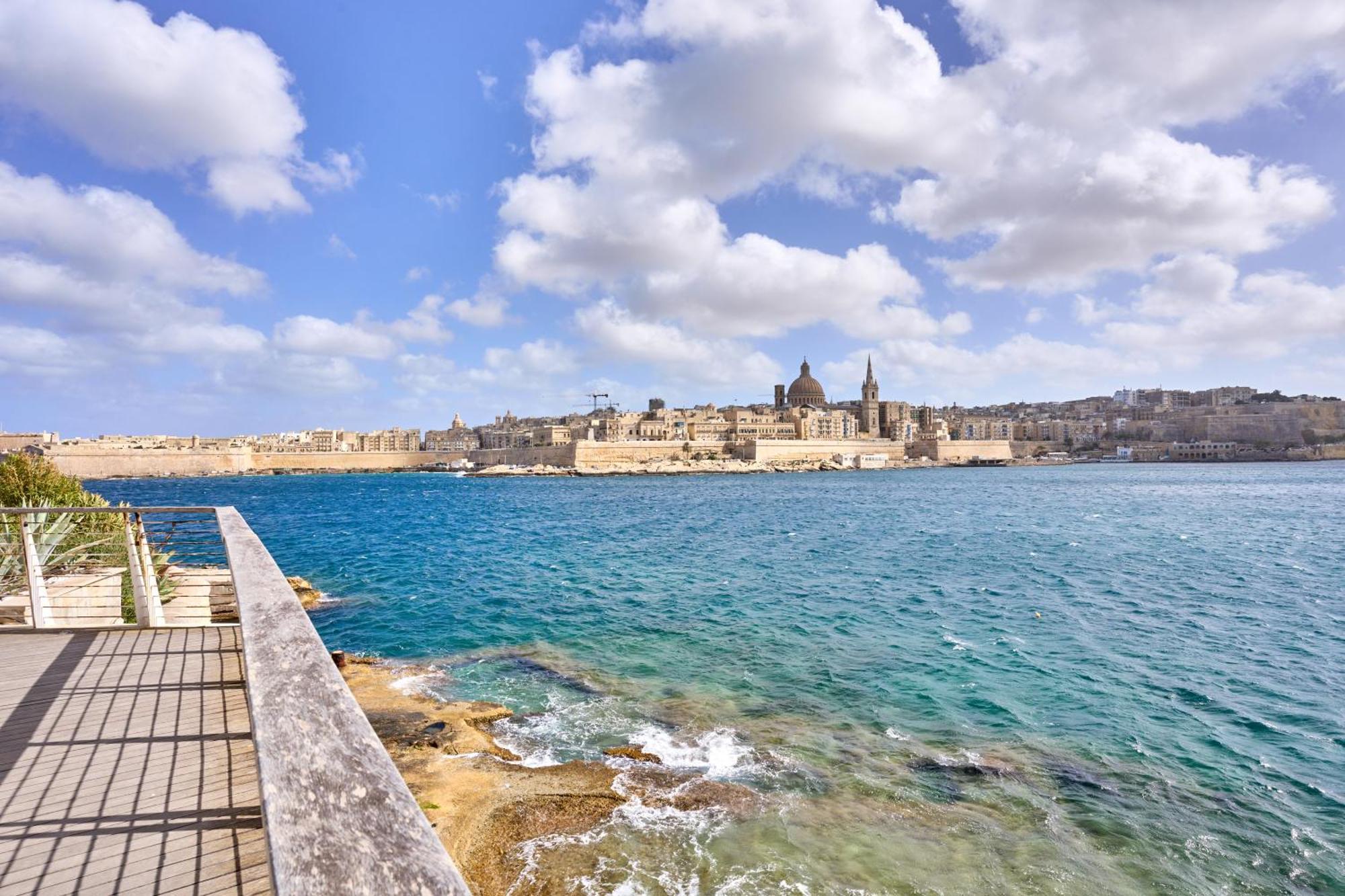 Stylish Apartment In Tigne Point Sliema Extérieur photo