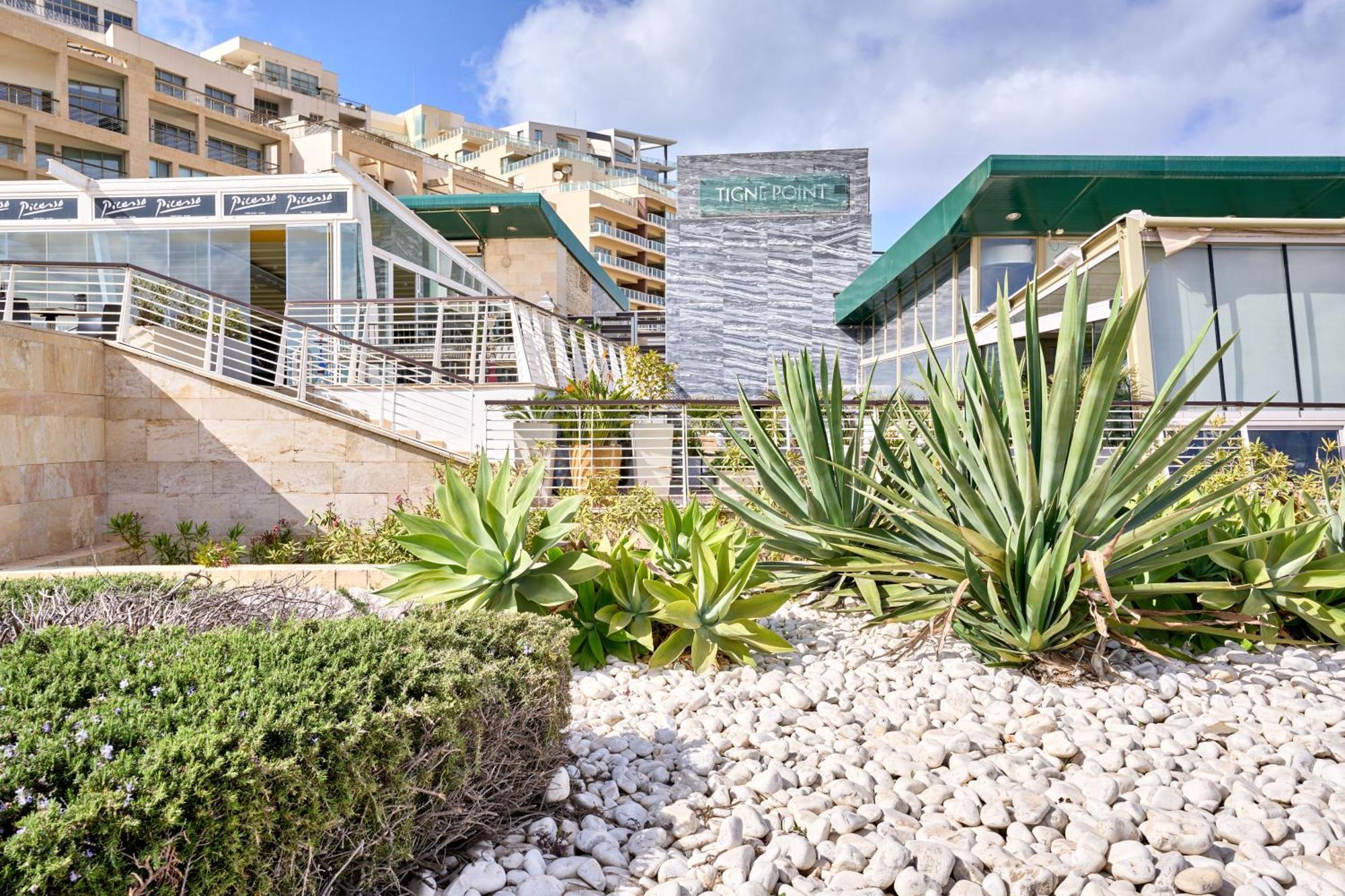 Stylish Apartment In Tigne Point Sliema Extérieur photo