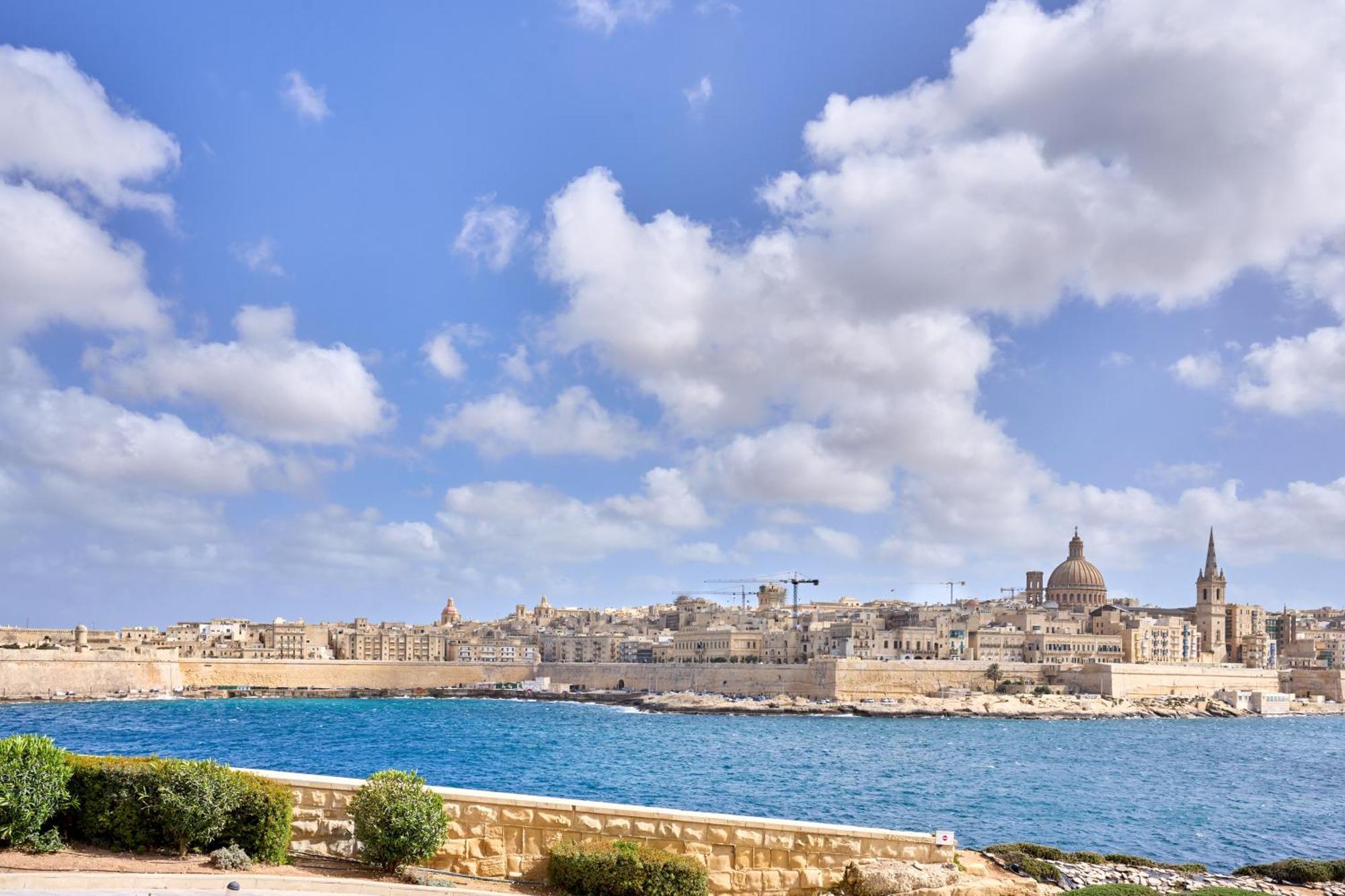 Stylish Apartment In Tigne Point Sliema Extérieur photo