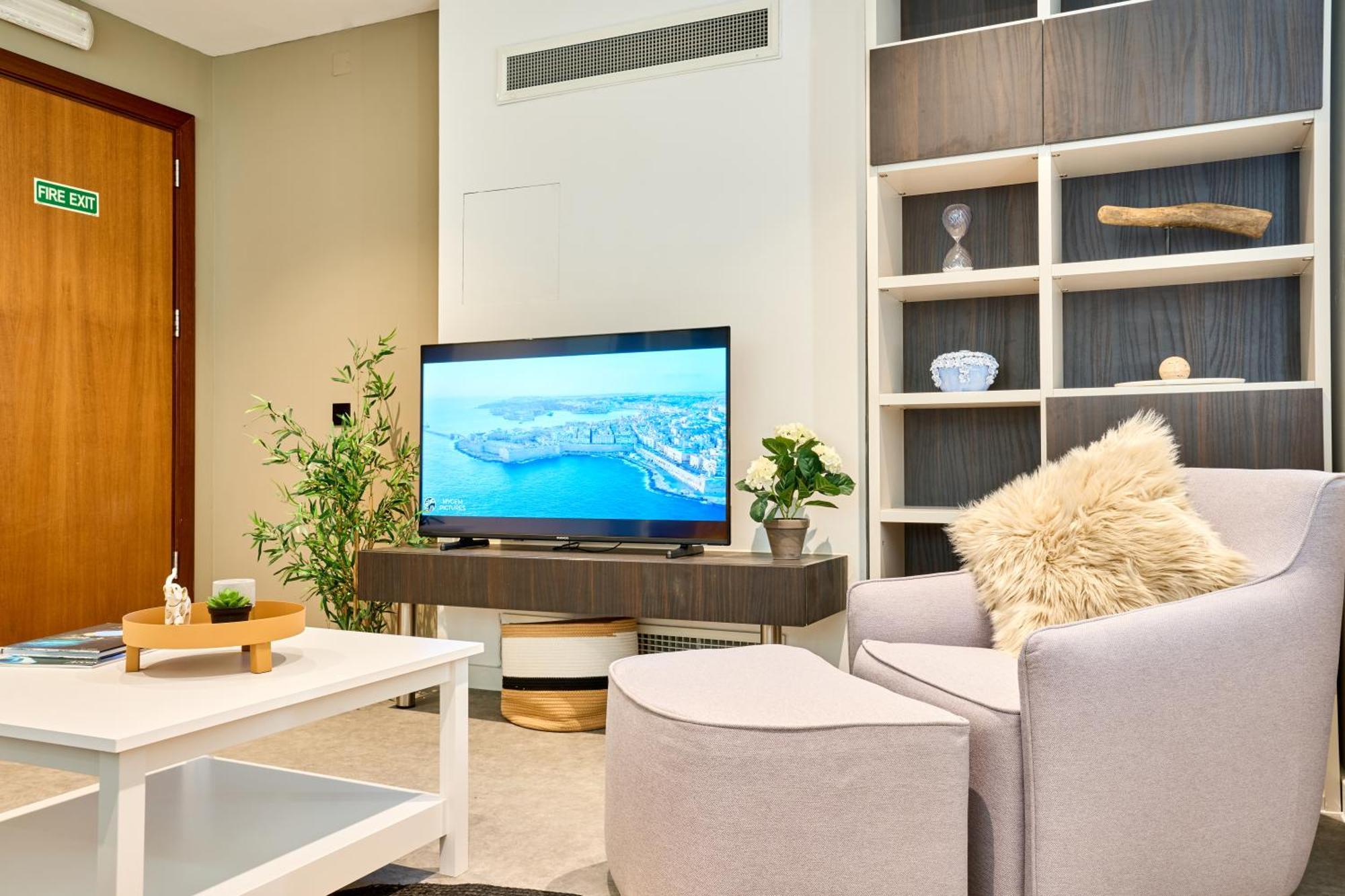 Stylish Apartment In Tigne Point Sliema Extérieur photo