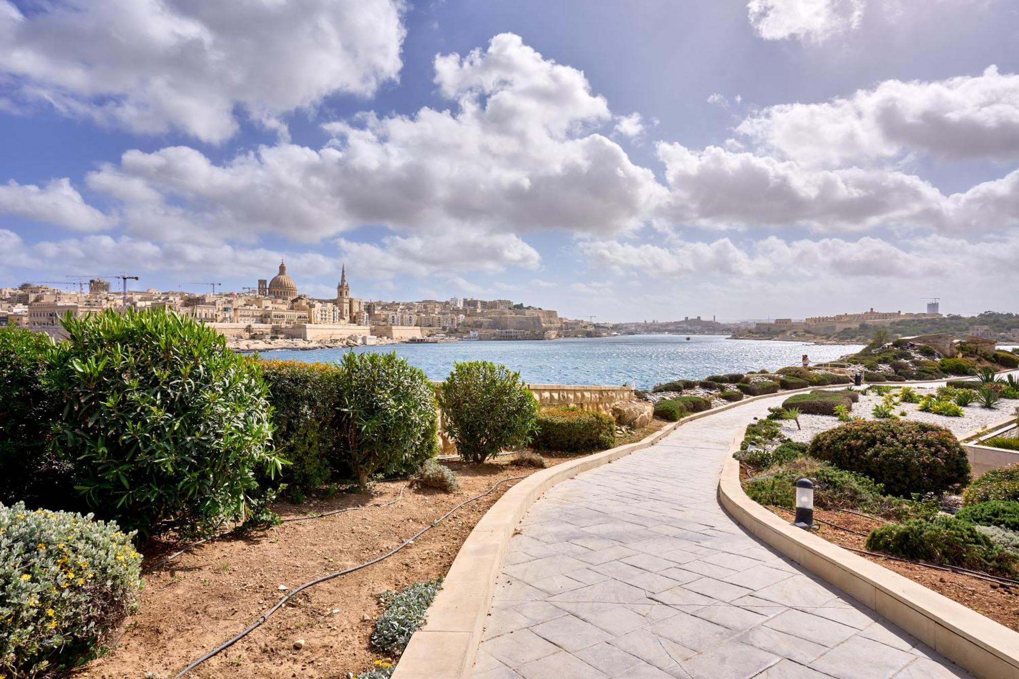 Stylish Apartment In Tigne Point Sliema Extérieur photo