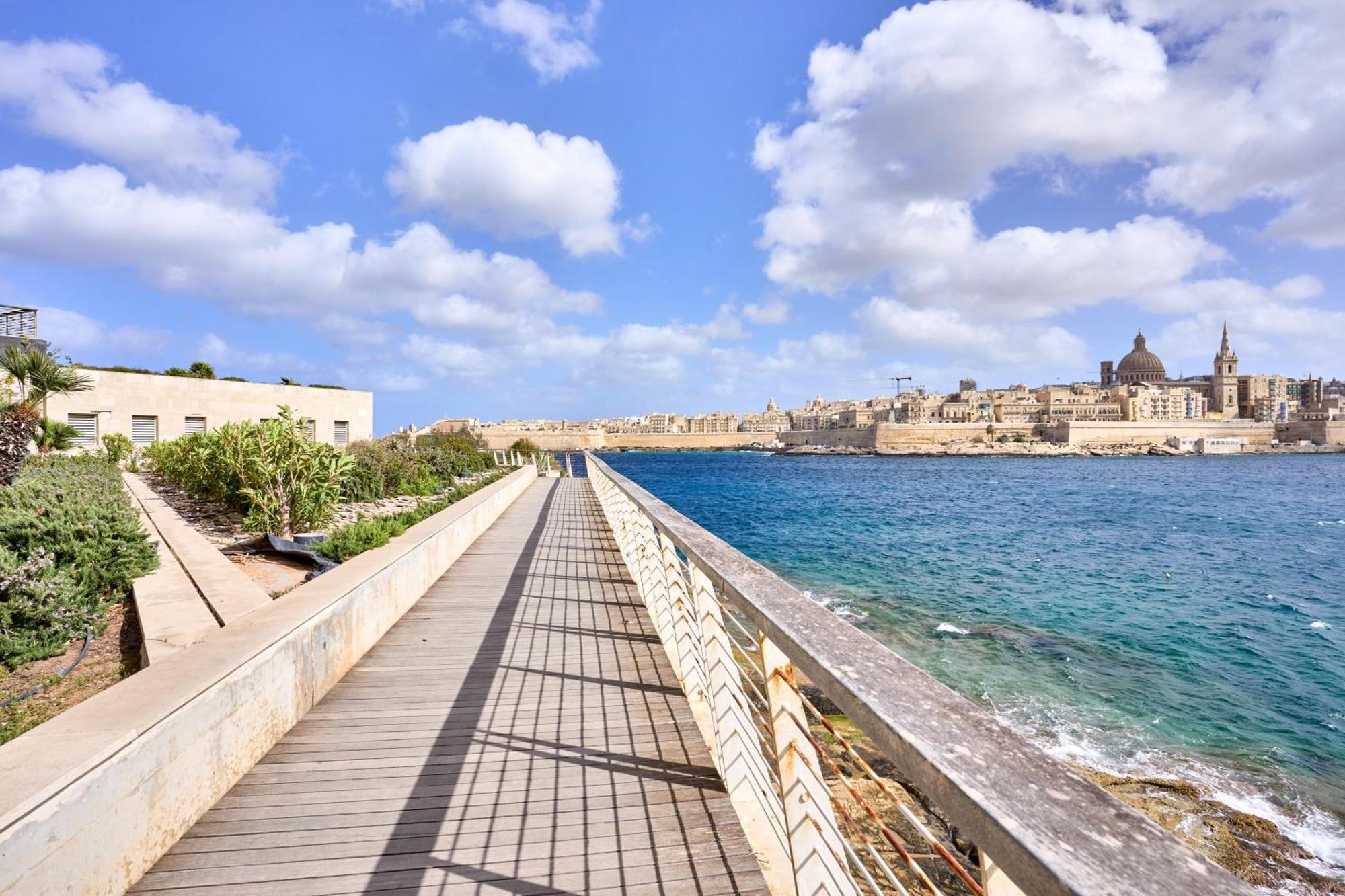 Stylish Apartment In Tigne Point Sliema Extérieur photo